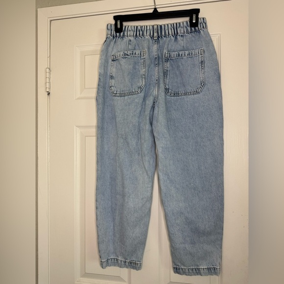 ZARA Women’s Light Blue High-Waisted Jeans - Picture 5 of 5
